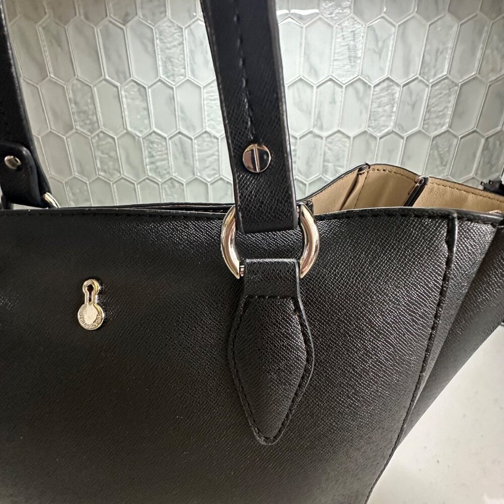 London Fog Black Faux Leather Tote Bag With Beige Lining & Magnetic Closure - Picture 7 of 8